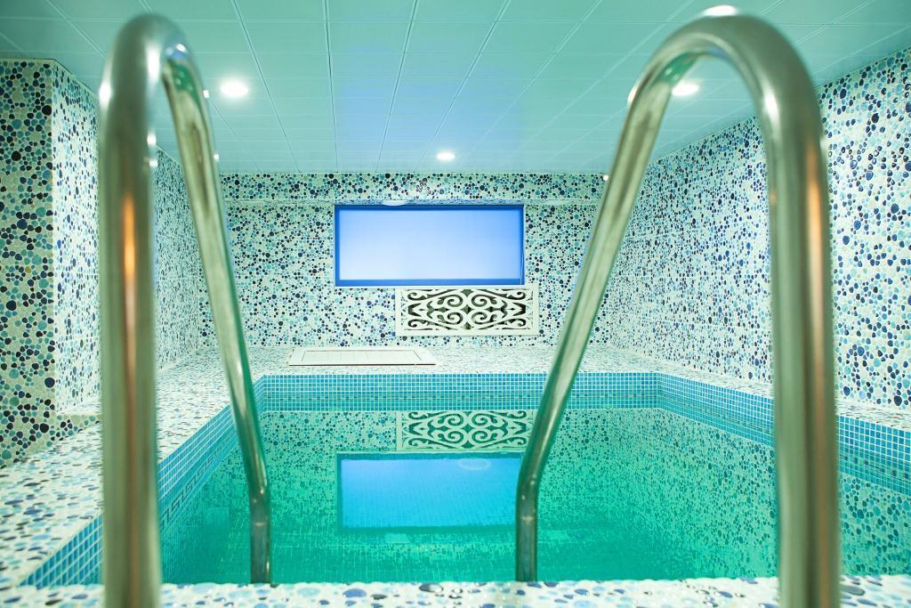 Hotel Topaz Астана Екстериор снимка