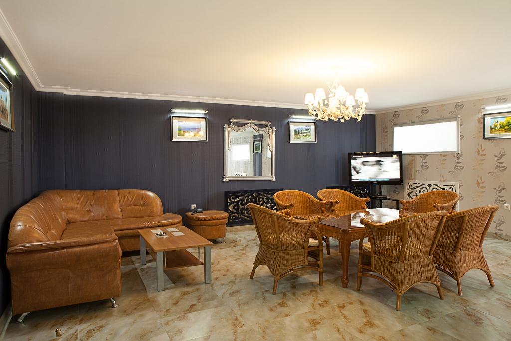 Hotel Topaz Астана Екстериор снимка