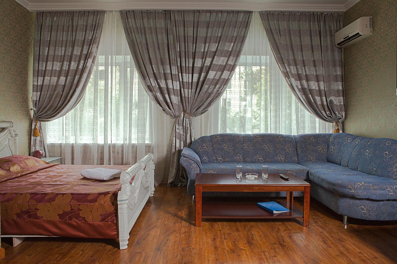 Hotel Topaz Астана Екстериор снимка