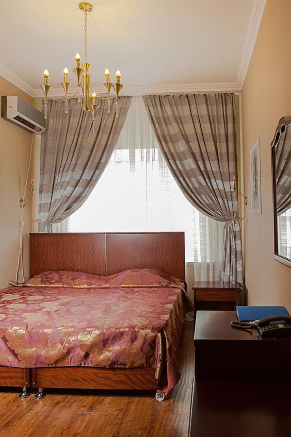 Hotel Topaz Астана Екстериор снимка