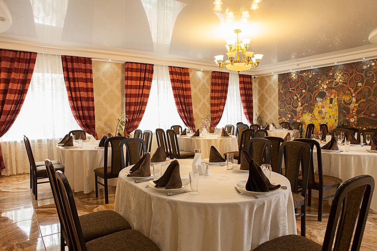 Hotel Topaz Астана Екстериор снимка