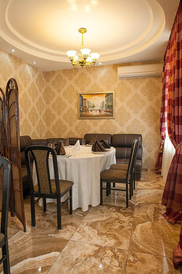 Hotel Topaz Астана Екстериор снимка